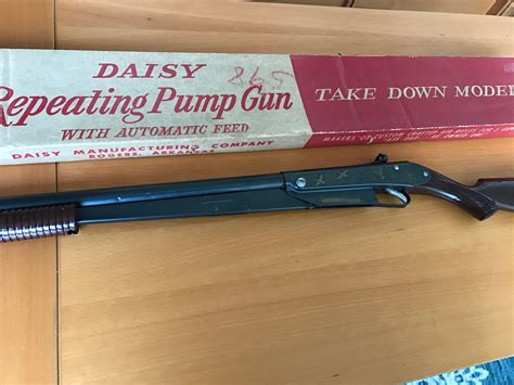 Vintage Early 1960s Daisy Model 25 Repeating Pump BB Gun Take Down