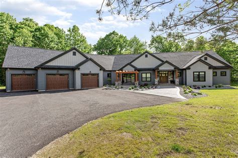 20 Stunning Modern Ranch Homes With Irresistible Curb Appeal A House