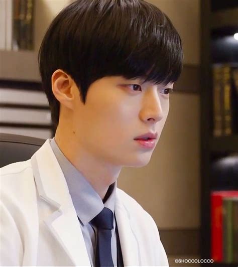 Ahn jae hyun gained recognition as an actor when he played the handsome delivery man in the 2011 variety show lee soo geun and kim byung man's high society and then went on to supporting roles in the 2013 hit drama my love from the star and 2014 police drama you're all surrounded. Ahn jae hyun - Blood | Kdrama Crave | Atores coreanos ...