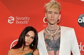 Megan Fox y su novio debutan en alfombra roja de American Music Awards ...