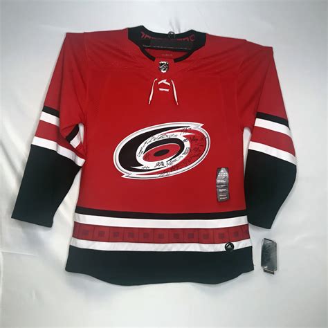 The carolina hurricanes (colloquially known as the canes) are a professional ice hockey team based in raleigh, north carolina. AHL Authentic - 2019-20 Carolina Hurricanes Team Signed ...