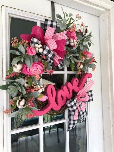 Fabulous Valentine Wreath Design Ideas For Your Front Door Decor 02