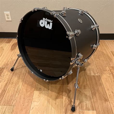 Dw Collectors Series 18x22 Maple Mahogany Kick Drum In Hard Reverb