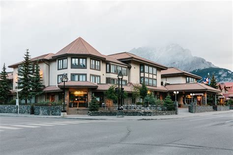The Elk And Avenue Hotel Banff Alberta Ca