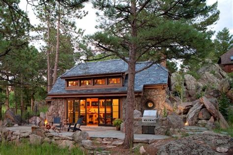 Small Rustic Art Cottage Near Rocky Mountains Colorado Founterior