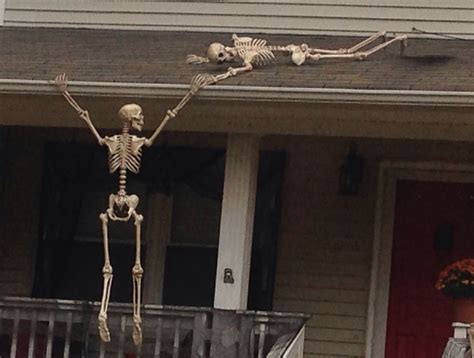 Dizinin duyurusunu ise kitapların yazarı rick riordan yaptı. This is my neighbors Halloween decorations.... I think ...