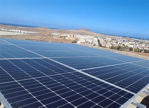 proyecto de ahorro energético en arinaga srenergÍa placas fotovoltaicas puntos de recarga