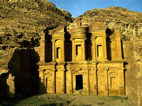 5) peta dakap ( brace map ). Petra, Jordan Archaeology and History | National Geographic