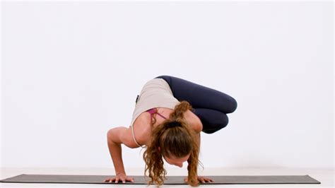 How To Do Yoga Side Crow Pose Step By Step Playpausebe