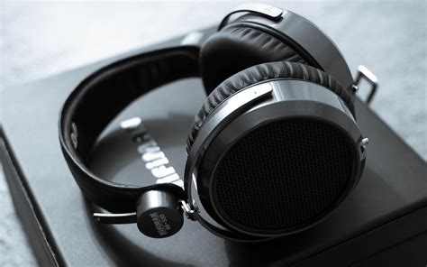 The connection wire is about 3.5mm long. Top Headphone Brands - Boldlist