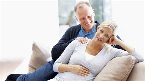 Der mutterschutz nach der entbindung dauert 8 wochen. Schwangerschaft bei älteren Paaren: Höhere Risiken?