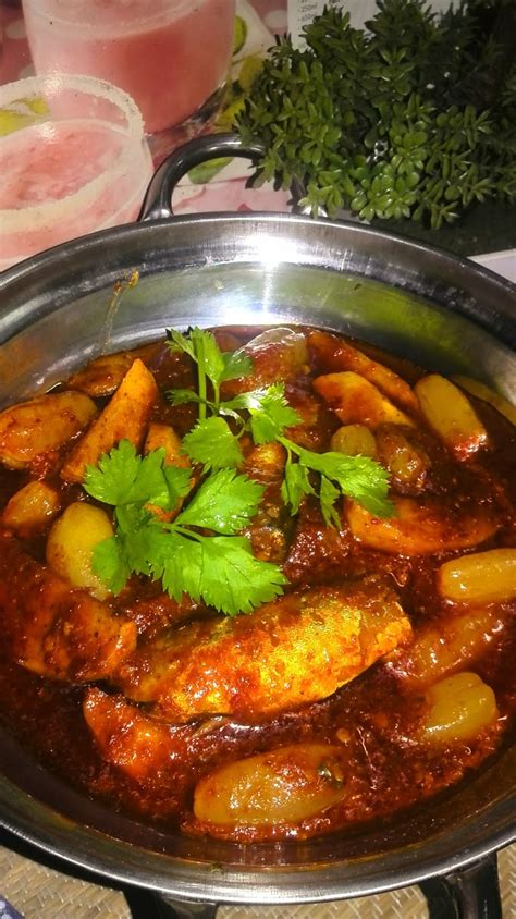 Buah belimbing buluh yang telah siap di masak. namakucella: SAMBAL SARDIN + BELIMBING BULUH & KENTANG