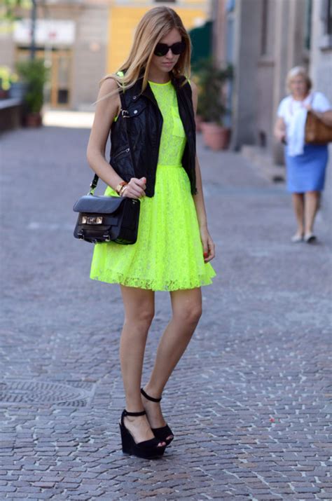 28 Cool Neon Outfit Ideas