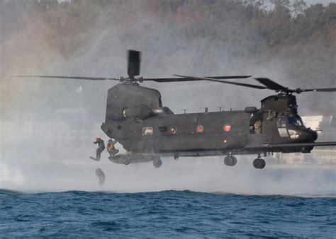 Boeing Ch 47 Chinook Wallpaper And Background Image 1750x1250 Id354869