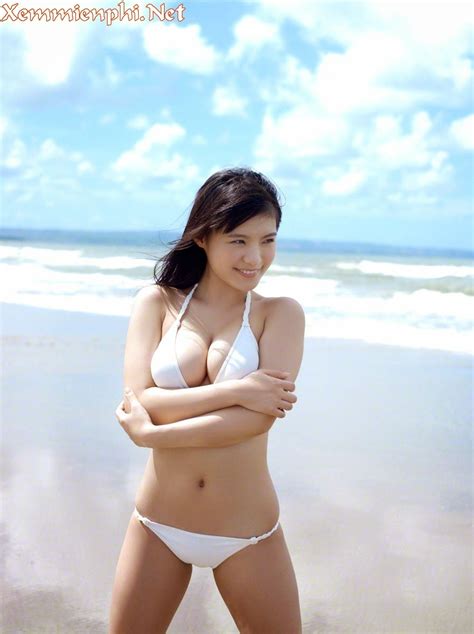 người đẹp mizuki hoshina diện bikini đi tắm biển xem ảnh người đẹp châu á hình nền hot girl