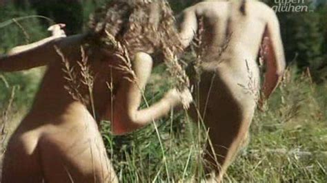 Naked Diana Jovanovic In Das Liebestolle Internat