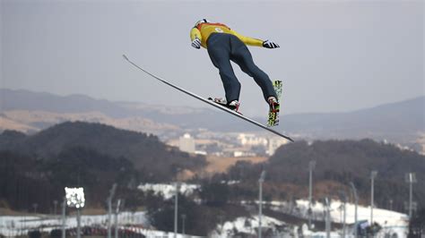 Legendary coach takes on task of training China's ski jumping team - CGTN