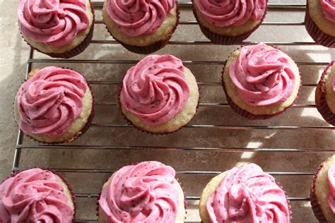 Naked Cupcakes Vanilla Cupcakes With Raspberry Buttercream