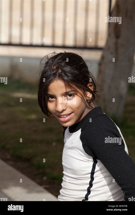 Jeune Fille égyptienne Le Caire Egypte Photo Stock Alamy