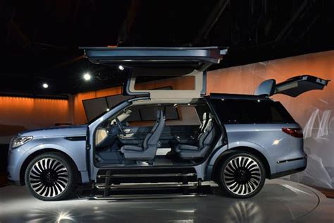 Lincolns Navigator Concept Is The Gull Winged Suv That Screams Urban