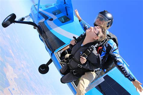 How Much Does It Cost To Go Skydiving Dreamworkandtravel