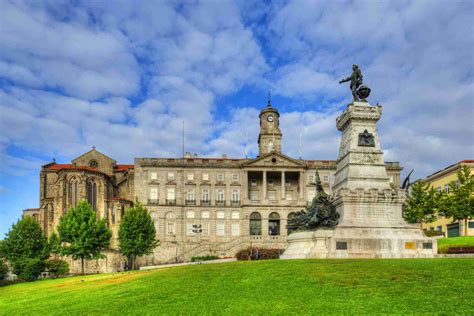 The 7 Most Beautiful Buildings In Porto