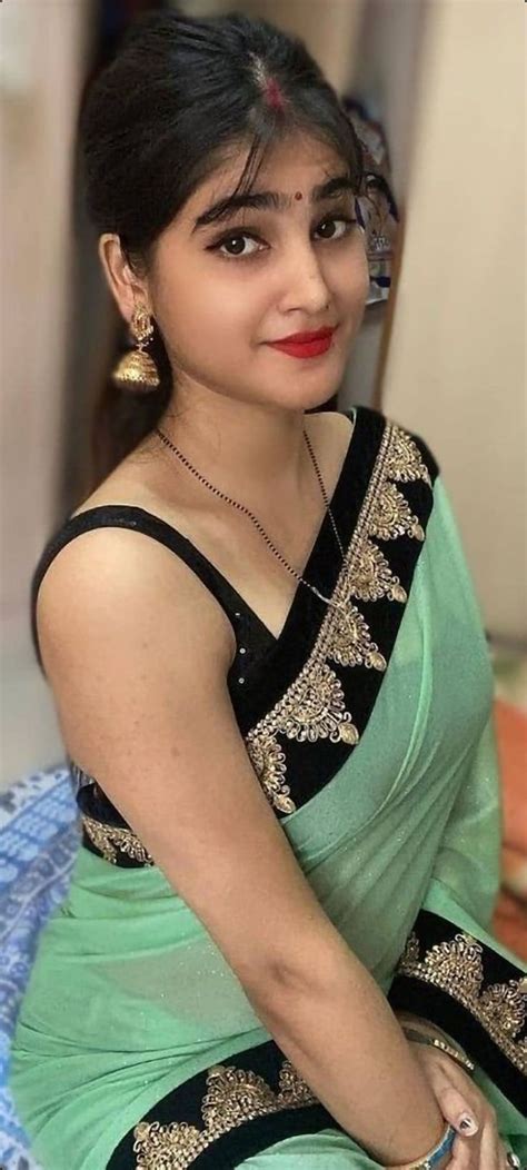 Randi Pail Saree Actresses Life Quick Photo Collection Fashion