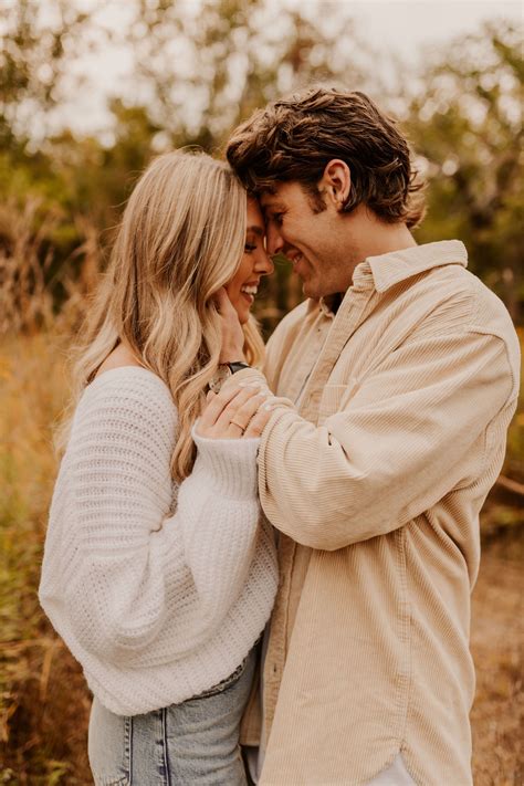 Couples Inspo Engagement Picture Outfits Couple Photography