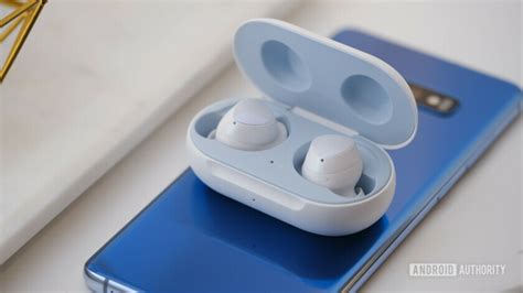 Samsung says that the galaxy buds will work with ios, though features like automatic sync and ambient aware mode, which lets you control how much it won't be as painless as using airpods, but at $30 under the airpods asking price, the galaxy buds are still a compelling alternative to apple's. Samsung Galaxy Buds vs Apple AirPods (2019) - Android ...