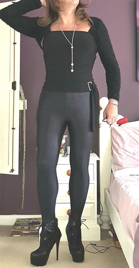 Glossy Leggings Crossdresser Heaven