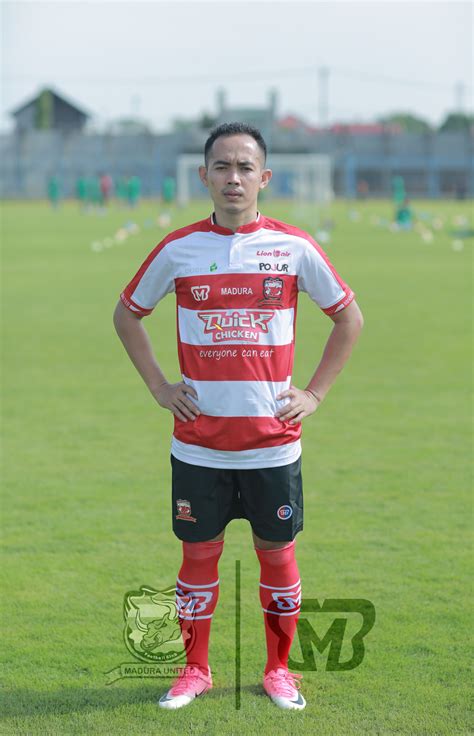 Madura united fc have conceded 2+ goals in 8 of their last 12 soccer championship a games. Madura United 2017/2018 Jersey Launch - Bono Studio