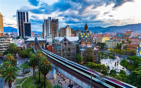 📅 The Best And Worst Times To Visit Medellin In 2024