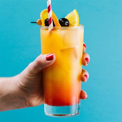 The Tequila Sunrise Is The 3 Ingredient Classic You Should Know Recipe Tequila Sunrise
