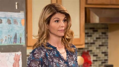 Where Is Aunt Becky On Fuller House Season 5 How Did Netflix Explain Lori Loughlins Abesnse