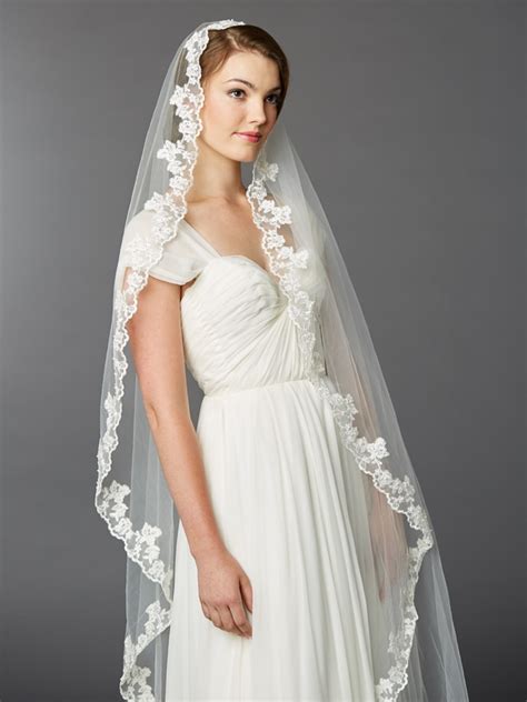 Single Layer Cathedral Mantilla Bridal Veil With Scalloped Lace Edge