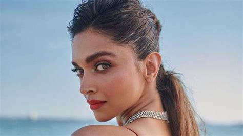 Pathaan Deepika Padukone Treats Fans To New Video From Shah Rukh Khan