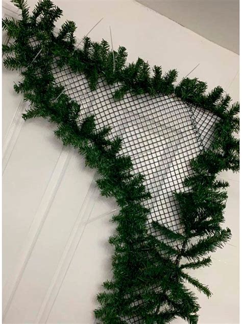 Why The Chicken Wire Christmas Arch Is Our Favourite Festive Trend Year