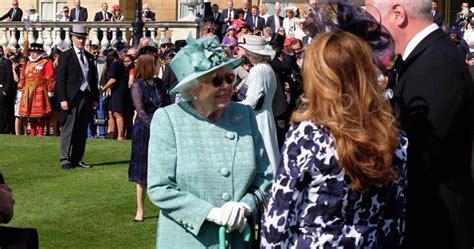 Queen Elizabeth Hosts A Garden Party At Buckingham Palace Newmyroyals And Hollywood Fashion