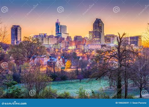 Raleigh North Carolina Usa Skyline Stockbild Bild Von Stadtbild