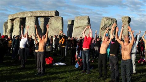 Summer Solstice Celebrations Rituals For The Longest Day Of The Year At Stonehenge And Around