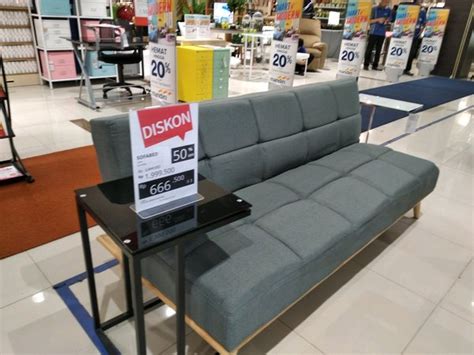 Anda dapat membeli sofa & sectional secara online dengan daftar harga mulai dari idr rp 28.422 hingga idr rp 86.167.048. Terbaik Kursi Sofa Bed Informa Sofa Minimalis Informa 2020 | Ideku Unik