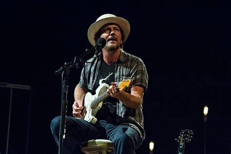On monday, the pearl jam frontman joined the siriusxm show where he discussed everything from his. Eddie Vedder Sings 'Star Is Born' After Warning Cooper Not to Make It | IndieWire