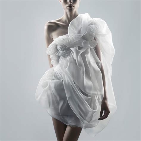Collections Yiqing Yin Haute Couture
