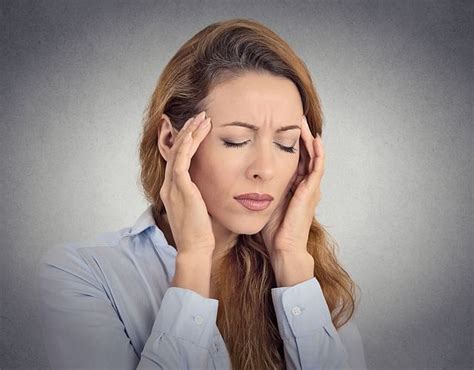 How To Tell The Difference Between A Headache And A Migraine Her