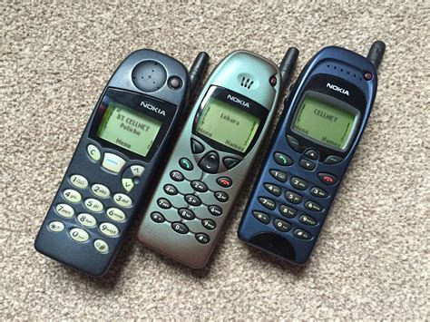 Old Cell Phones Mobile Phones Telephones Retro Gadgets Old Things