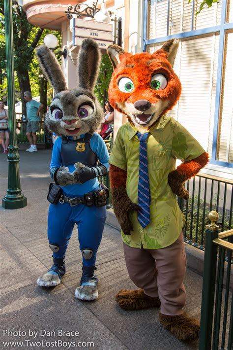 Meeting Nick Wilde And Judy Hopps Disneyland Resort In Cal Flickr