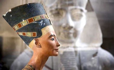 egypt finds new clues that queen nefertiti may lie buried behind tut s tomb