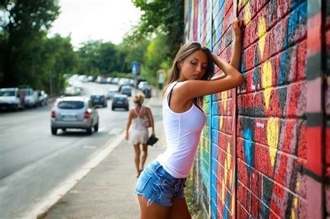 Woman Street Wall Graffiti Brunette Wallpaper Girls