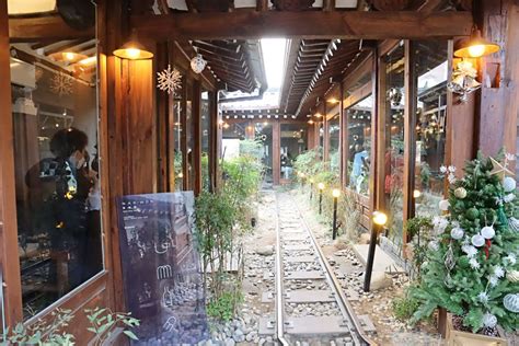 Ikseondong 익선동 Seoul Food Guide Must Visit Cafes And Restaurants At