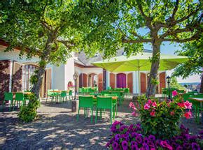 Vakantiehuis mormont jura zwitserland heeft een geïsoleerde, rustige, zonnige, verhoogde ligging tegen een wij nodigen u van harte uit voor een verblijf in dit fraaie vakantiehuis in mormont, in de. Auberge Saint-Hubert Mormont - Banque Cantonale du Jura